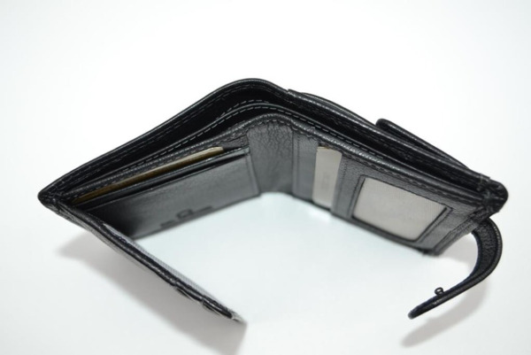 Cartera de piel JAGUAR con cierre y monedero ext. negra (4)