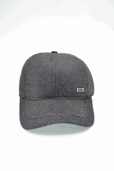 Gorra PRIVATA con orejeras negra