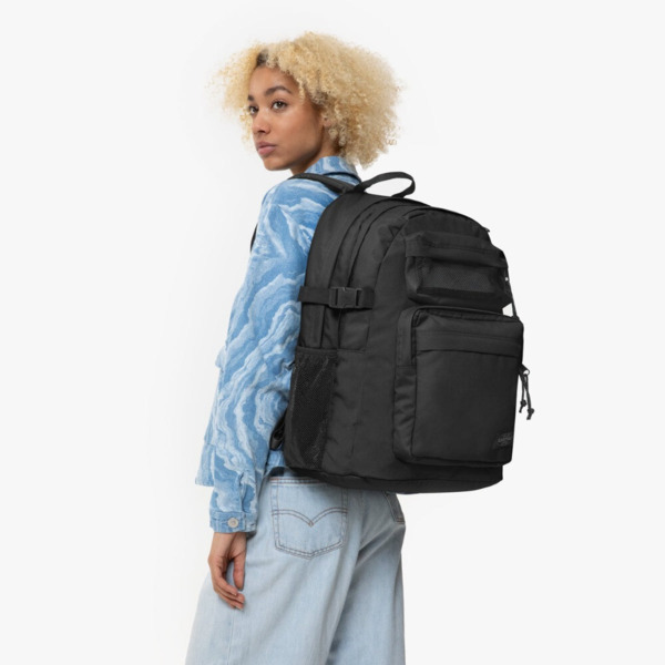 Mochila EASTPAK DBL PRO negra (5)