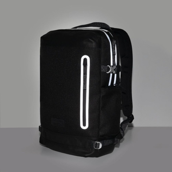 Mochila EASTPAK Tecum M CNNCT Welded (1)
