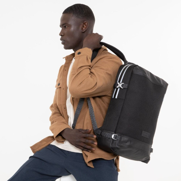 Mochila EASTPAK Tecum M CNNCT Welded (10)