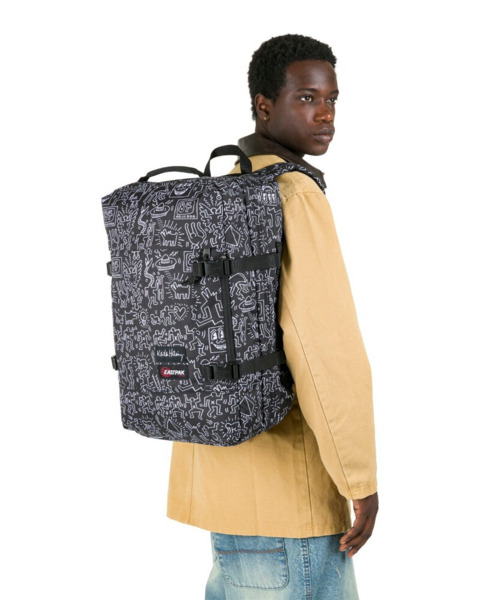 Mochila EASTPAK Travelpack Keith Haring Black (7)
