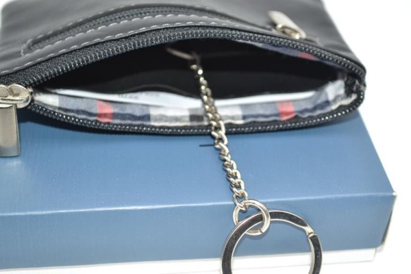 Monedero llavero  LUGUPELL 2 cremalleras con tarjetero interior negro (2)