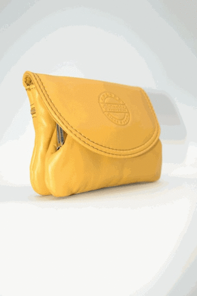 Monedero PIELNOBLE de boquilla con solapa mostaza (1)