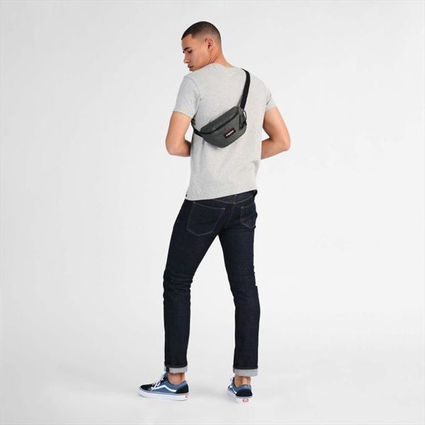 RIÑONERA EASTPAK Crafty Moss (4)