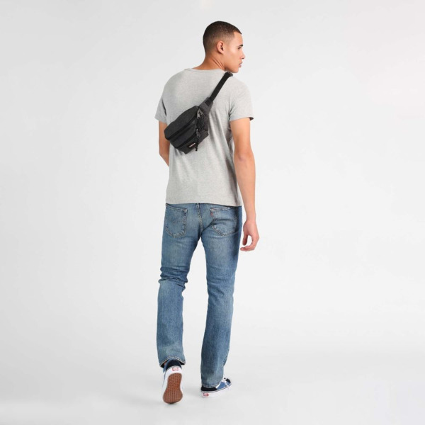 Riñonera EASTPAK Doggy bag Black Denim (3)