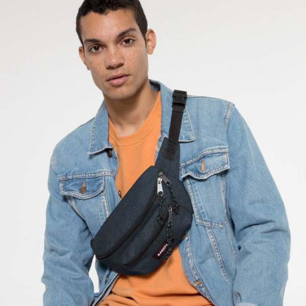 Riñonera EASTPAK Doggy bag Triple Denim (4)