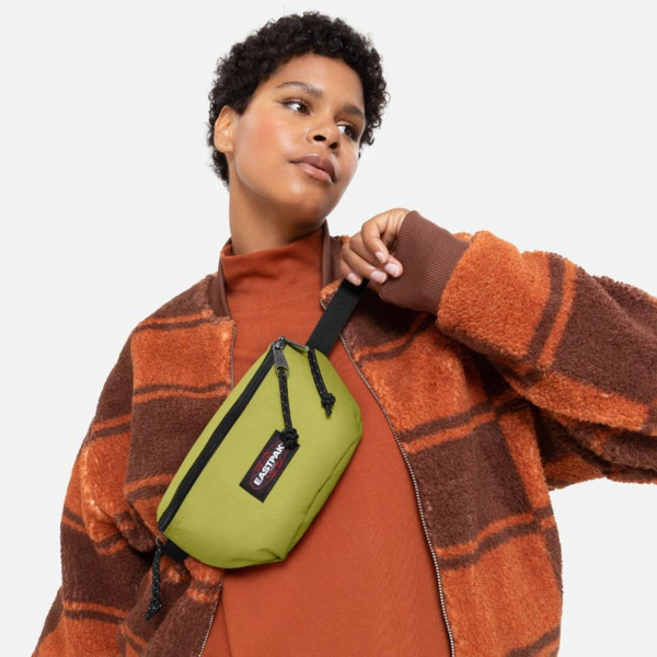 Riñonera EASTPAK Linked Lime (4)